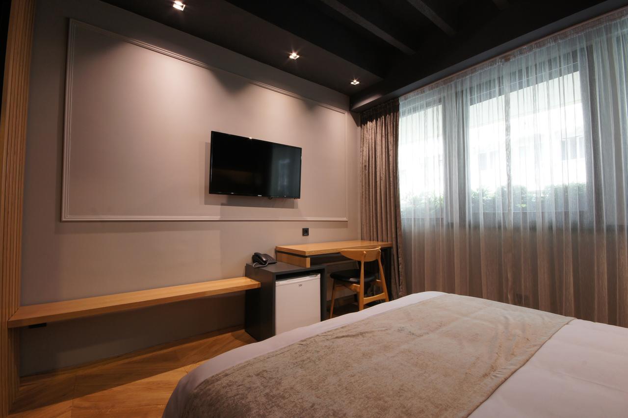 Hotel London B&B Szkopje Kültér fotó